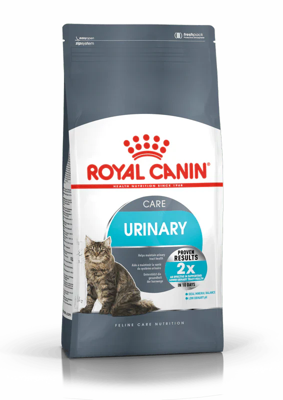 •Royal Canin Urinary Care Dry Cat Food 2kg front packaging•في حال لديك Close-up: Royal Canin Urinary Care kibble texture close-up